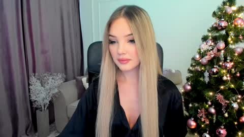 Sophia online show from December 17, 2024, 11:49 am