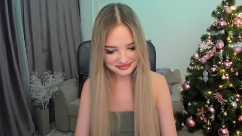 Sophia online show from December 17, 2024, 6:20 pm