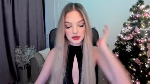 Sophia online show from December 22, 2024, 2:38 pm
