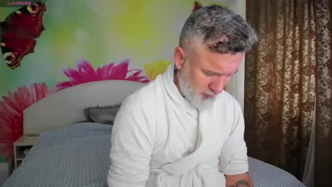 Nico online show from December 18, 2025, 7:03 am