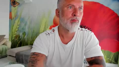Snapshot of blowmyxxl chatting on May 16, 2026, 5:48 am Nico online show from May 16, 2026, 5:48 am