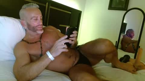 Wyatt online show from November 4, 2025, 4:22 am