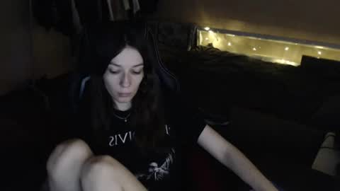 blue__velvet_ online show from June 13, 2026, 2:26 pm