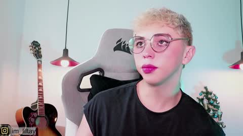 TAY   online show from December 4, 2024, 12:47 pm