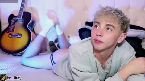 TAY   online show from January 5, 2025, 8:21 pm