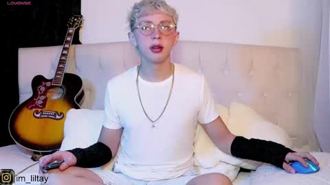 TAY   online show from February 20, 2025, 1:46 am