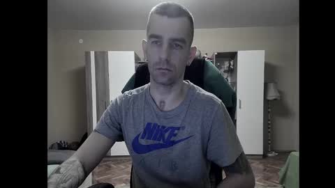 Snapshot of blue_eyed_wolf chatting on December 20, 2024, 7:39 pm Runaway online show from December 20, 2024, 7:39 pm