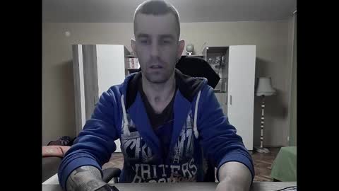 Snapshot of blue_eyed_wolf chatting on February 14, 2025, 8:15 pm Runaway online show from February 14, 2025, 8:15 pm
