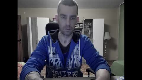 Snapshot of blue_eyed_wolf chatting on February 15, 2025, 4:23 pm Runaway online show from February 15, 2025, 4:23 pm
