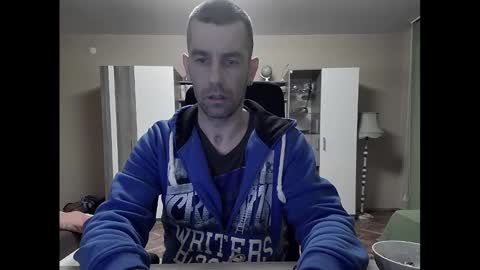 Snapshot of blue_eyed_wolf chatting on February 15, 2025, 7:39 pm Runaway online show from February 15, 2025, 7:39 pm