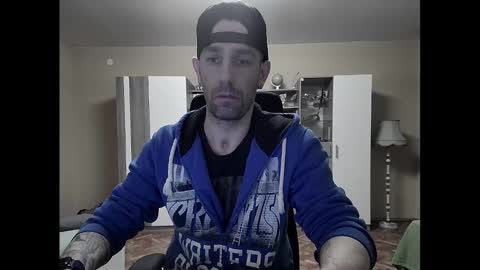 Snapshot of blue_eyed_wolf chatting on February 16, 2025, 8:22 pm Runaway online show from February 16, 2025, 8:22 pm