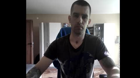 Runaway online show from November 9, 2025, 8:12 am