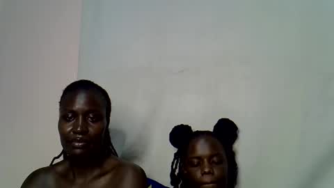 blue_savagee online show from October 17, 2025, 6:43 pm