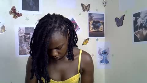 blue_savagee online show from December 18, 2025, 4:35 pm