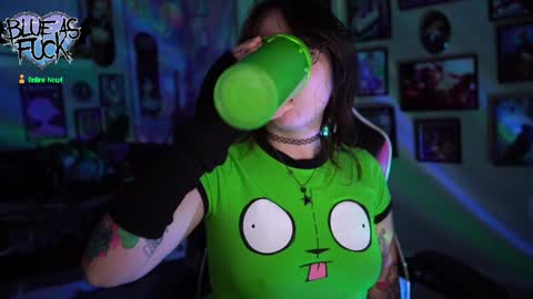 Snapshot of blueasfuck chatting on December 13, 2024, 1:37 am Blue online show from December 13, 2024, 1:37 am