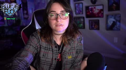 Snapshot of blueasfuck chatting on December 15, 2024, 12:51 am Blue online show from December 15, 2024, 12:51 am