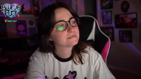 Snapshot of blueasfuck chatting on December 18, 2024, 1:59 am Blue online show from December 18, 2024, 1:59 am