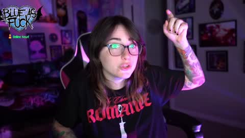 Snapshot of blueasfuck chatting on December 20, 2024, 4:31 am Blue online show from December 20, 2024, 4:31 am