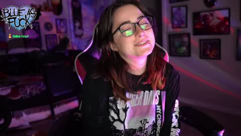 Snapshot of blueasfuck chatting on December 30, 2024, 2:20 am Blue online show from December 30, 2024, 2:20 am