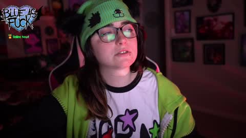 Snapshot of blueasfuck chatting on December 31, 2024, 2:19 am Blue online show from December 31, 2024, 2:19 am