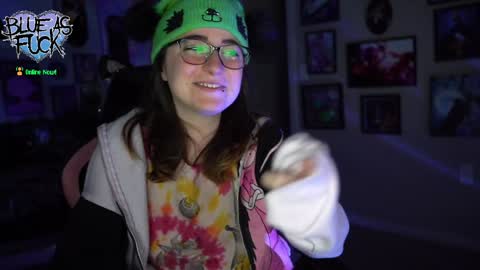 Snapshot of blueasfuck chatting on January 21, 2025, 2:33 am Blue online show from January 21, 2025, 2:33 am