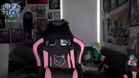 Snapshot of blueasfuck chatting on September 26, 2025, 1:09 am Blue online show from September 26, 2025, 1:09 am