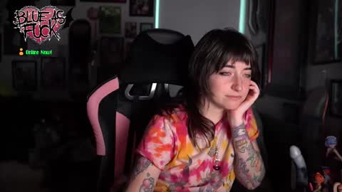 Snapshot of blueasfuck chatting on October 22, 2025, 12:33 am Blue online show from October 22, 2025, 12:33 am