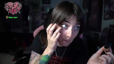 Snapshot of blueasfuck chatting on October 23, 2025, 1:05 am Blue online show from October 23, 2025, 1:05 am