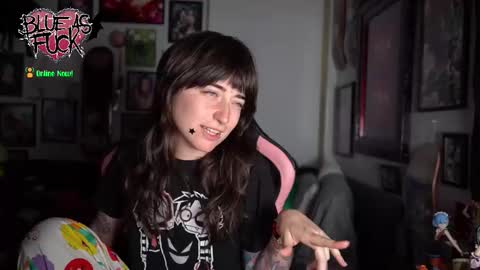 Blue online show from November 4, 2025, 2:10 am