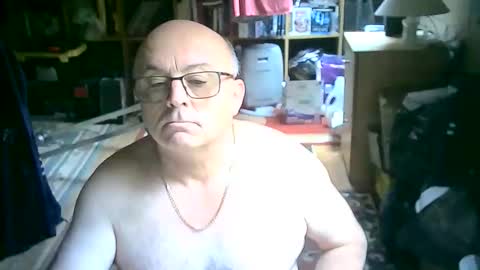 Snapshot of bluebox65 chatting on September 13, 2025, 1:22 pm bluebox65 online show from September 13, 2025, 1:22 pm