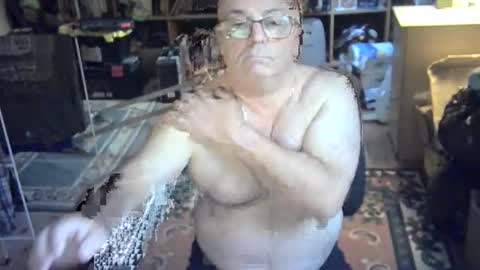 Snapshot of bluebox65 chatting on October 1, 2025, 5:08 pm bluebox65 online show from October 1, 2025, 5:08 pm