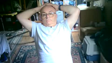 Snapshot of bluebox65 chatting on November 5, 2025, 12:05 pm bluebox65 online show from November 5, 2025, 12:05 pm