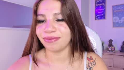 Snapshot of bluee_hazell chatting on September 21, 2025, 10:28 am        online show from September 21, 2025, 10:28 am