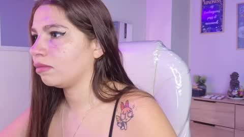 Snapshot of bluee_hazell chatting on October 3, 2025, 11:40 am        online show from October 3, 2025, 11:40 am