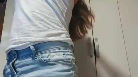 Snapshot of bluee_rose chatting on November 16, 2025, 2:33 pm rose online show from November 16, 2025, 2:33 pm