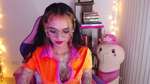 Snapshot of bluee_v chatting on October 3, 2025, 1:57 am Im Abril .. Nice to meet you thumb up me please its important INDEPENDENT MODEL online show from October 3, 2025, 1:57 am