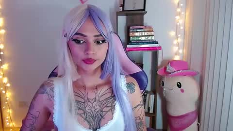 Snapshot of bluee_v chatting on October 5, 2025, 12:20 am Im Abril .. Nice to meet you thumb up me please its important INDEPENDENT MODEL online show from October 5, 2025, 12:20 am