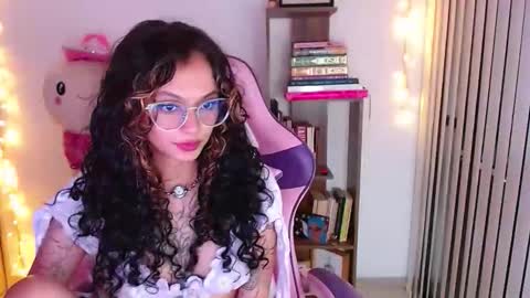 Im Abril .. Nice to meet you  thumb up me please its important  INDEPENDENT MODEL online show from March 27, 2026, 3:45 am