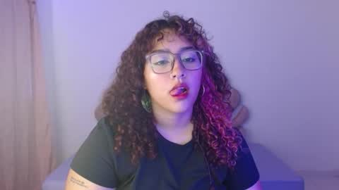 Bluee online show from September 26, 2025, 7:51 pm