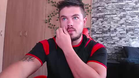 Snapshot of blueeyeboy0 chatting on October 17, 2025, 9:34 am blueeyeboy0 online show from October 17, 2025, 9:34 am