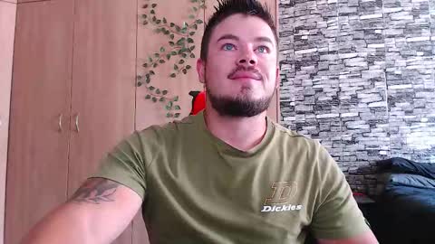 Snapshot of blueeyeboy0 chatting on October 28, 2025, 8:18 am blueeyeboy0 online show from October 28, 2025, 8:18 am