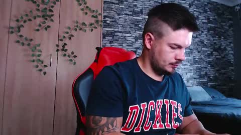 blueeyeboy0 online show from November 11, 2025, 7:52 am