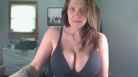 BlueEyedDDVixen online show from April 28, 2026, 1:16 pm