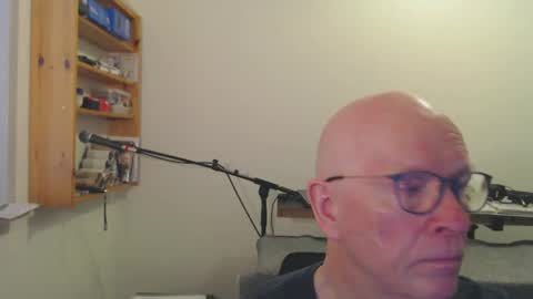 Snapshot of blueeyesn8 chatting on December 2, 2024, 9:35 am blueeyesn8 online show from December 2, 2024, 9:35 am