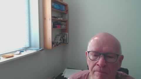 Snapshot of blueeyesn8 chatting on March 10, 2025, 8:15 am blueeyesn8 online show from March 10, 2025, 8:15 am
