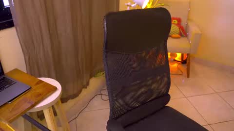 FLORAA online show from June 30, 2026, 2:51 pm