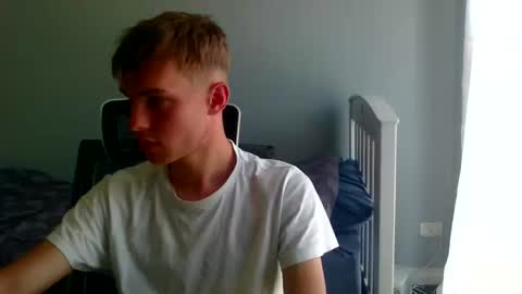 bluegaze6227724 online show from December 18, 2025, 3:12 am