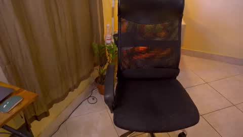 FLORAA online show from February 25, 2026, 10:25 am