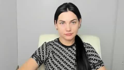 Kelly online show from September 9, 2025, 5:40 am