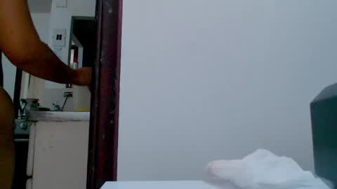 Snapshot of blumbum chatting on January 31, 2025, 1:43 am  Hey guysI am BrendaWelcome my room online show from January 31, 2025, 1:43 am